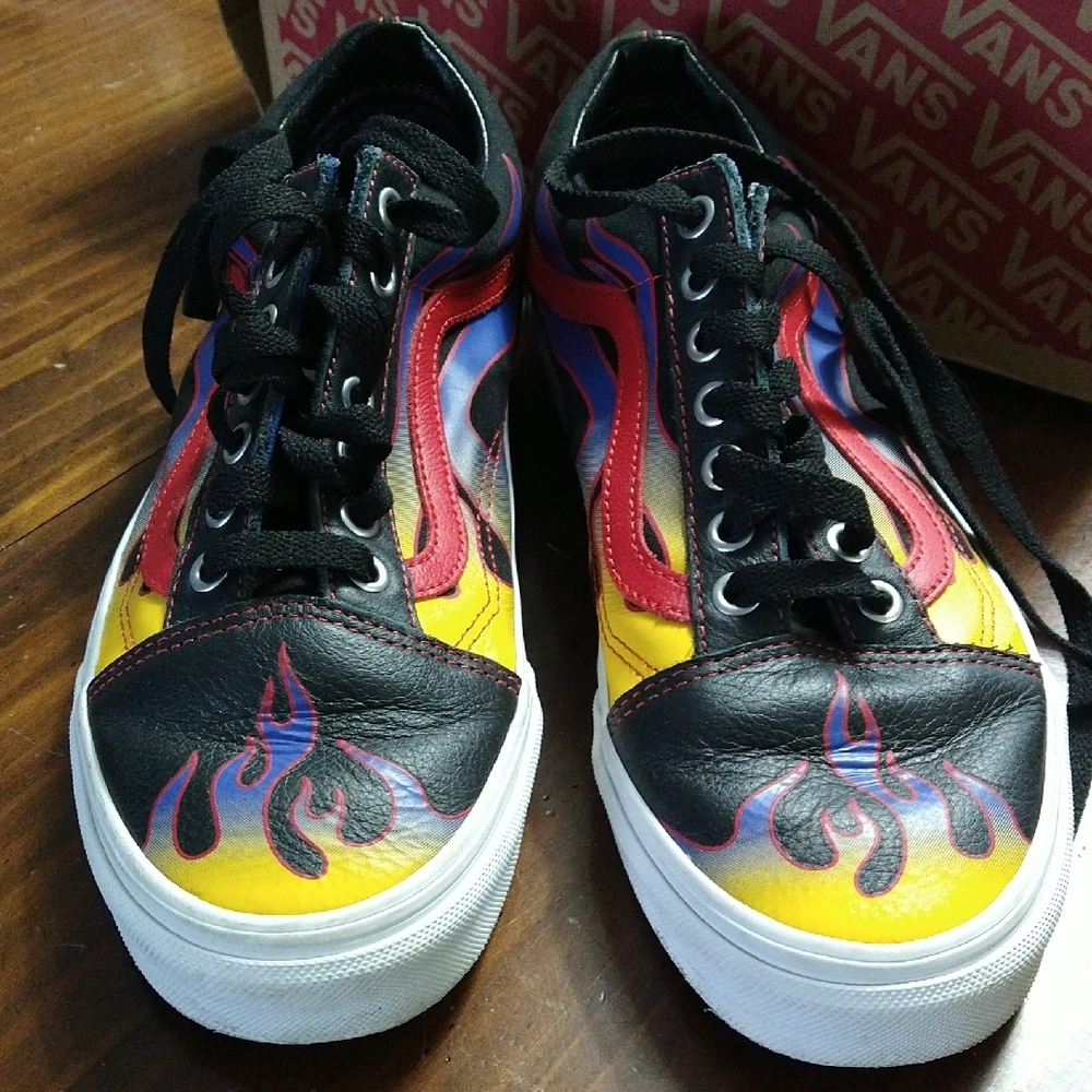 Vans Low-Top Sneakers in Black with Red and Purple Accents - Picture 4 of 12